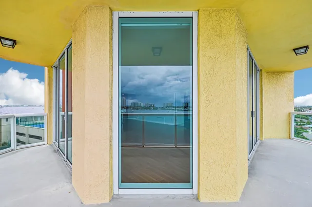 $899,000 | 2650 Lake Shore Drive, Unit 1006, Riviera Beach, FL 33404