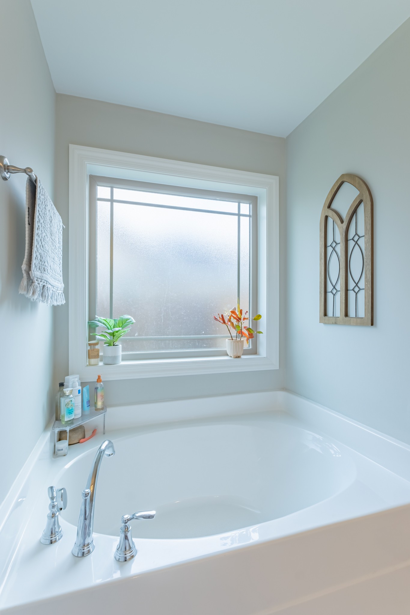296 Spring Breeze Drive Tullahoma, TN 37388 - Photo 20 of 31 a bathroom with a tub and a sink