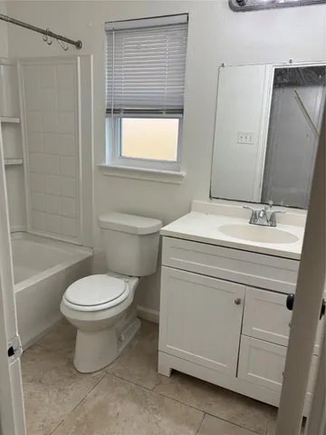 $1,950 | 4322 Woodmont Drive, Houston, TX 77045