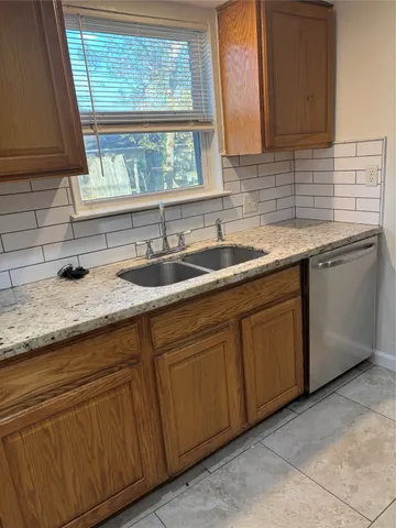 $1,950 | 4322 Woodmont Drive, Houston, TX 77045