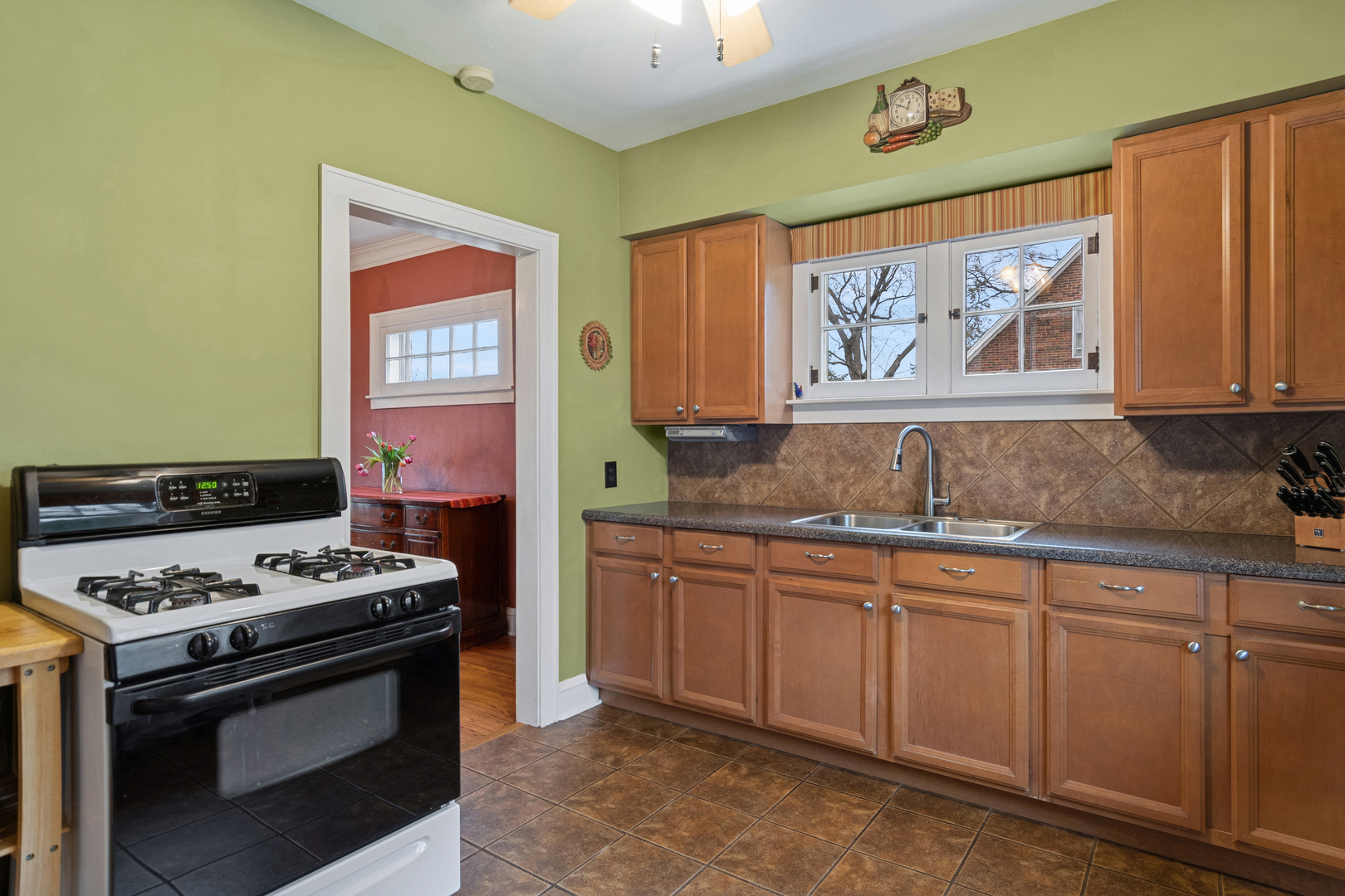 917 Division Street Lisle, IL 60532 - Photo 12 of 27