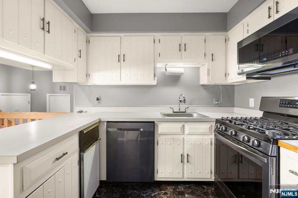 331 Sea Isle Key Secaucus, NJ 07094 - Photo 8 of 20