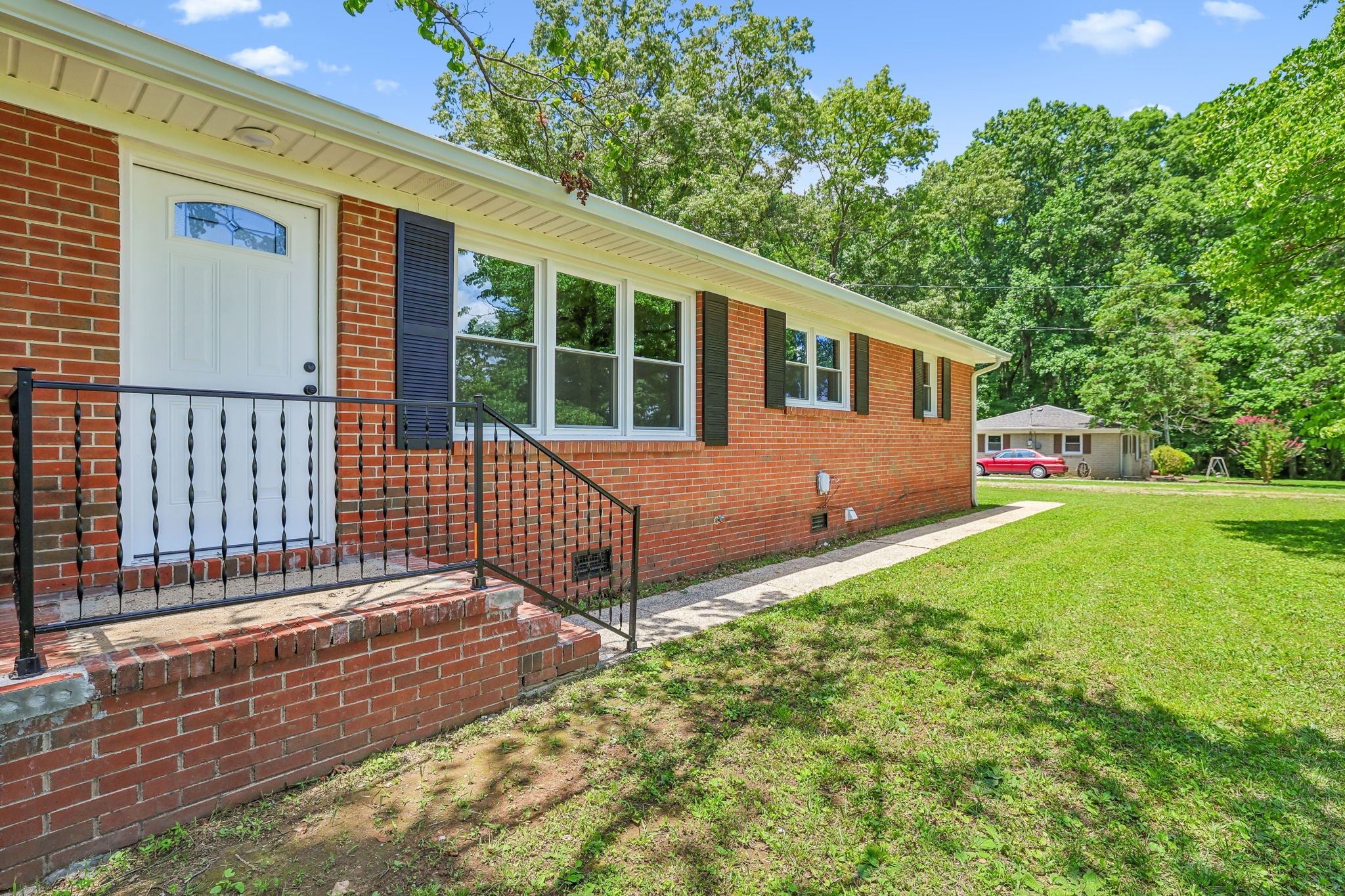 512 New Rock Creek Road Tullahoma, TN 37388 - Photo 2 of 32