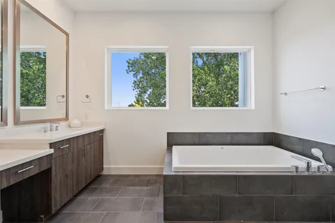 $699,900 | 5500 Sendero Hills Parkway, Austin, TX 78724