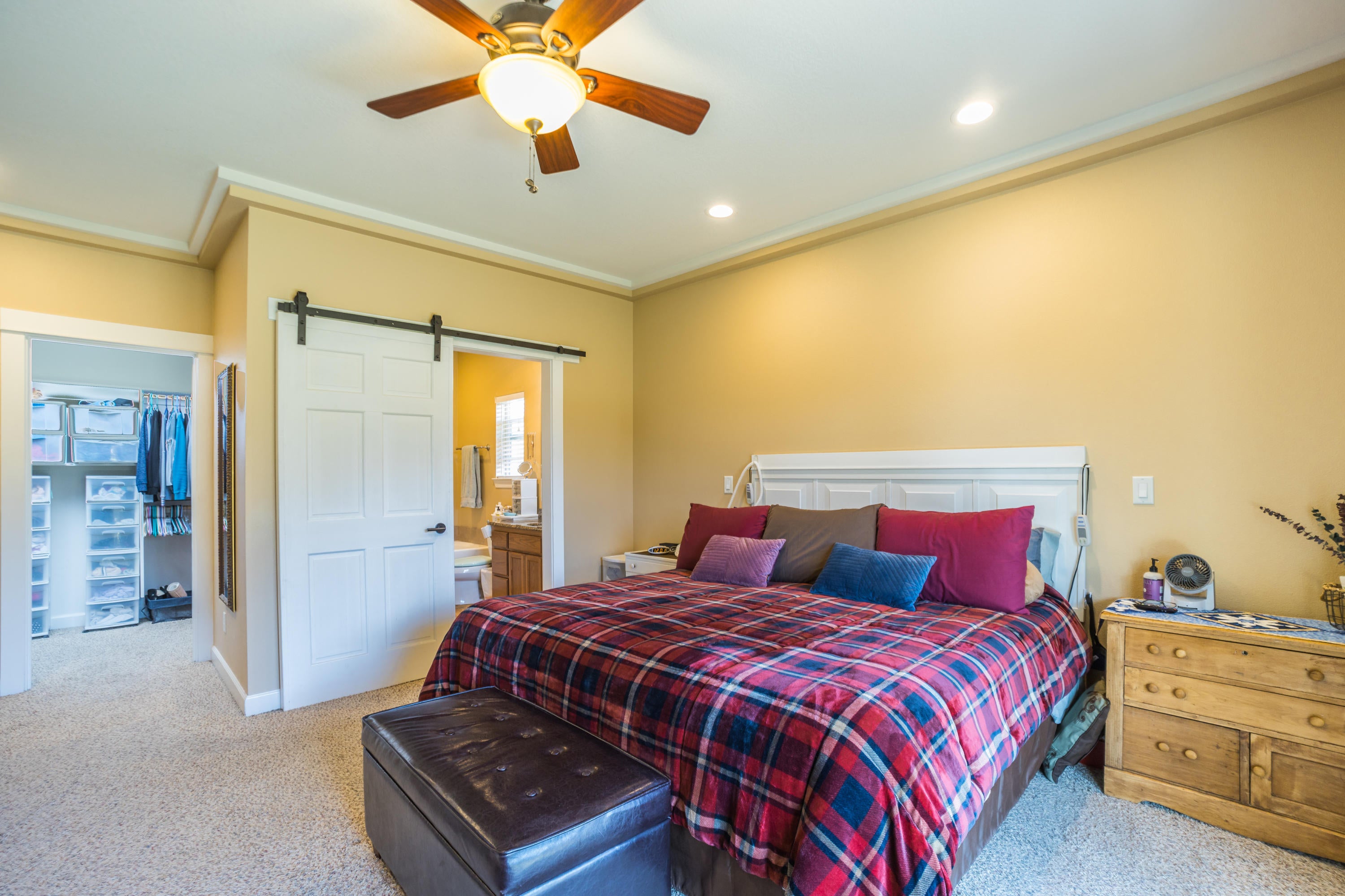 6832 Table Rock Road Central Point, OR 97502 - Photo 12 of 22 079A3531-HDR