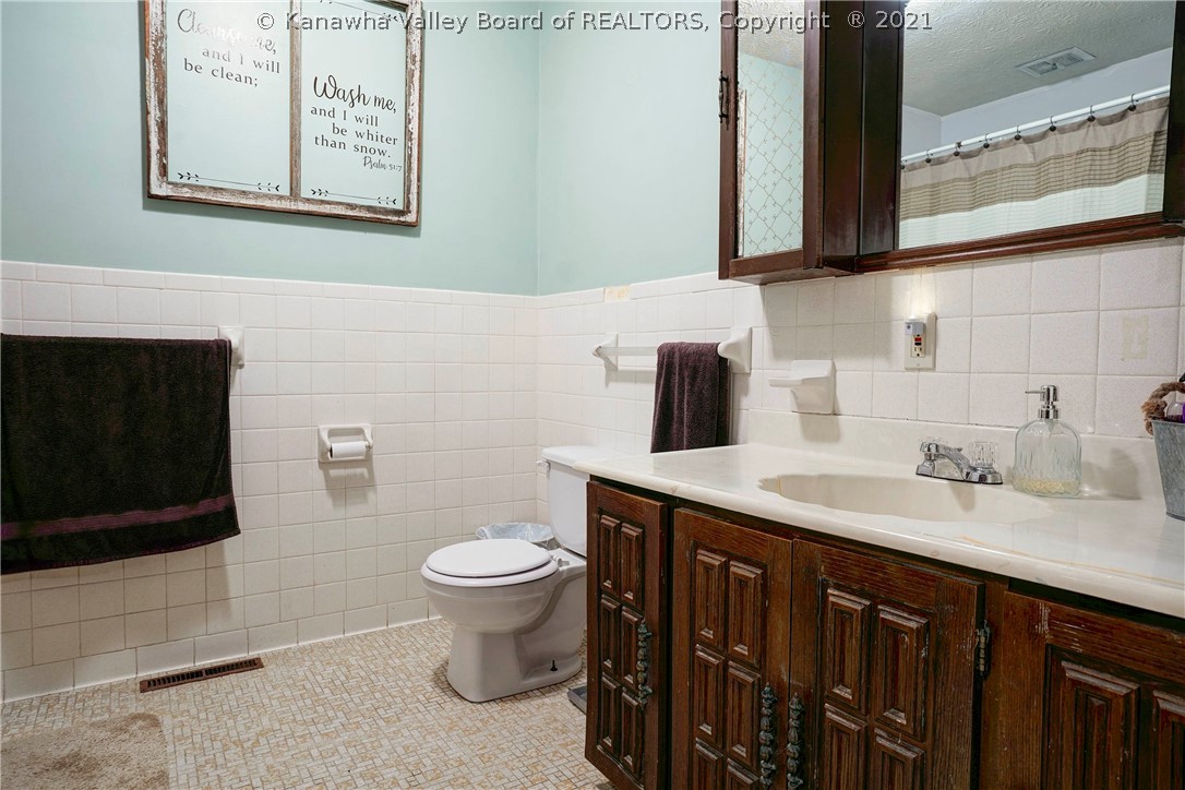 2256 Long Ridge Road Elkview, WV 25071 - Photo 15 of 32 Gallery Image 15