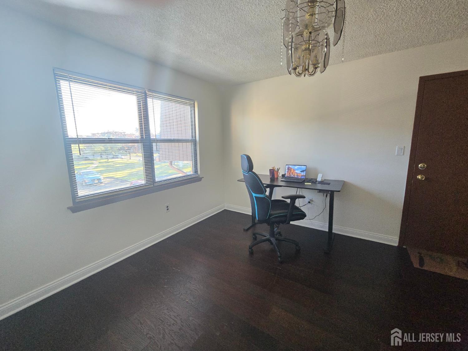 1904 Raspberry Court Edison, NJ 08817 - Photo 3 of 15