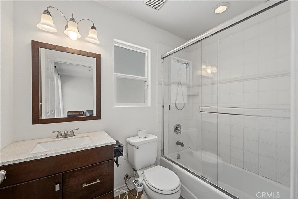 1311 East Mission Road Fallbrook, CA 92028 - Photo 15 of 32 Master Bath