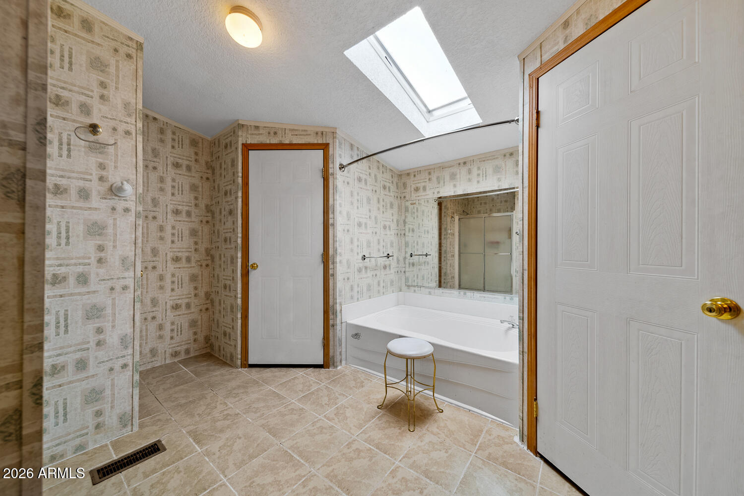2583 Parkinson Road Lakeside, AZ 85929 - Photo 27 of 58 Master Bathroom