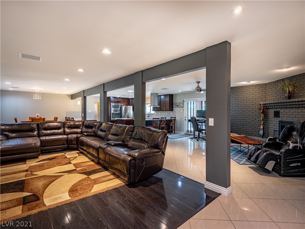 10660 Rancho Destino Road Las Vegas, NV 89183 - Photo 7 of 30 Gallery Image 7