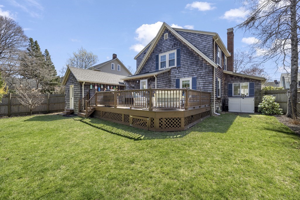 15 Pickwick Road Marblehead, MA 01945 - Photo 24 of 30 a front view of a house with garden