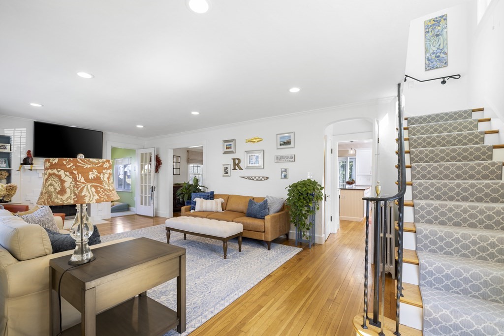 15 Pickwick Road Marblehead, MA 01945 - Photo 4 of 30 a living room with furniture and a flat screen tv