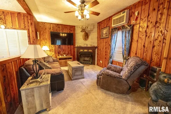 $129,000 | 49 Highway 34, Rosiclare, IL 62982
