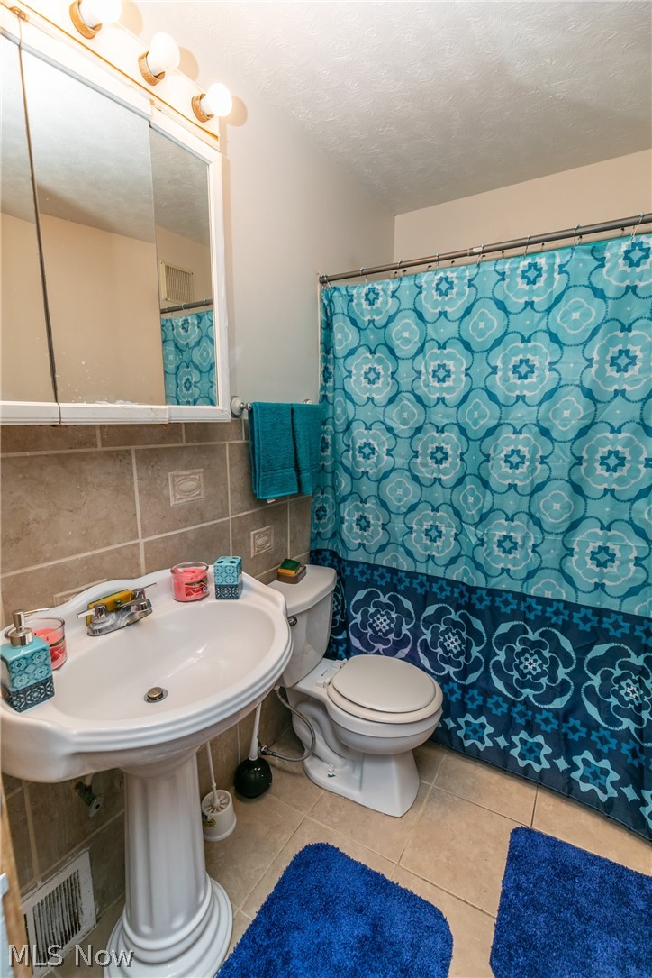 1064 Pembrook Road Cleveland Heights, OH 44121 - Photo 11 of 24