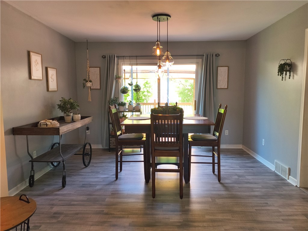 4553 Lower River Road Lewiston, NY 14092 - Photo 3 of 34