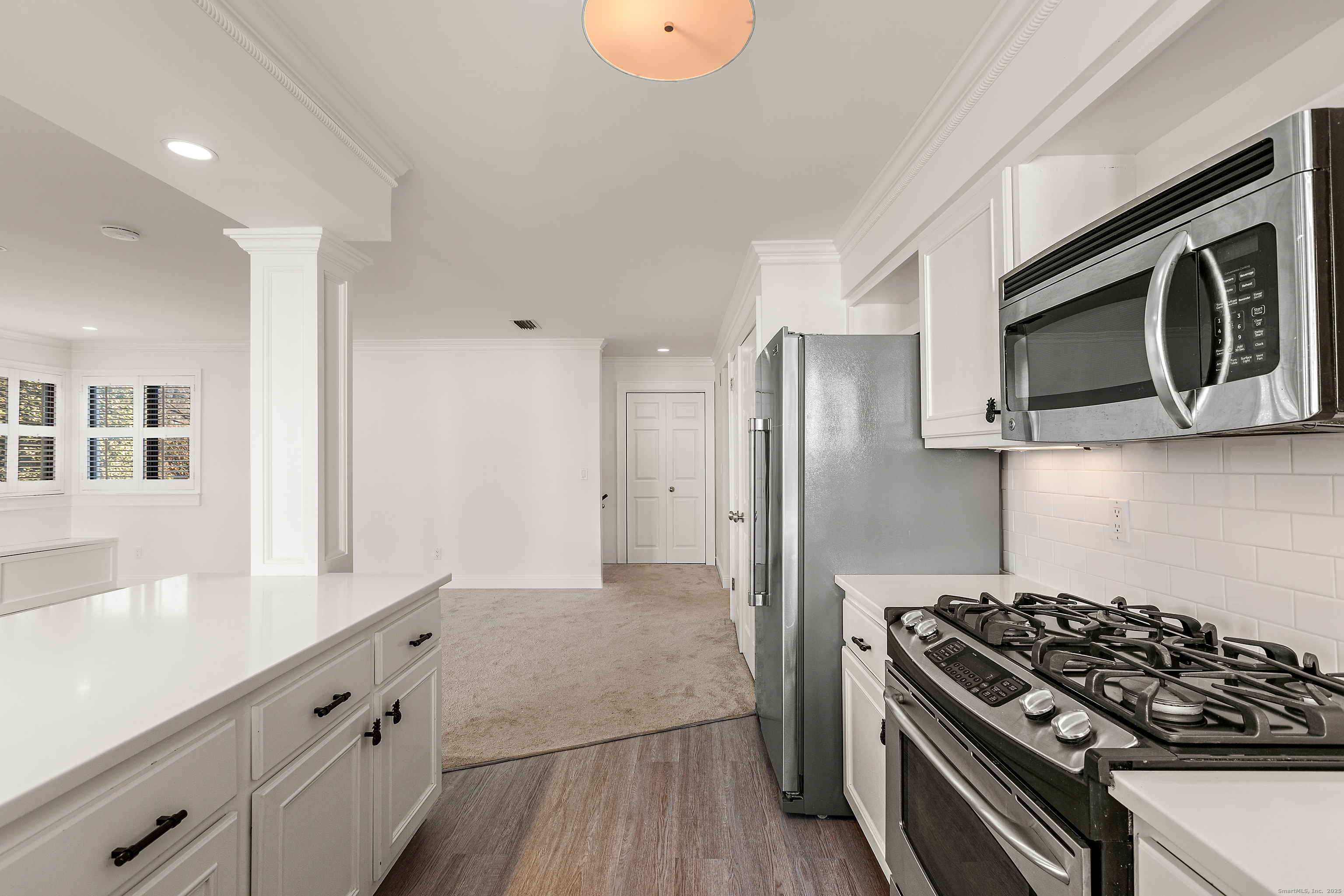 133 Rowayton Woods Drive, Unit 133 Norwalk, CT 06854 - Photo 15 of 40 Kitchen