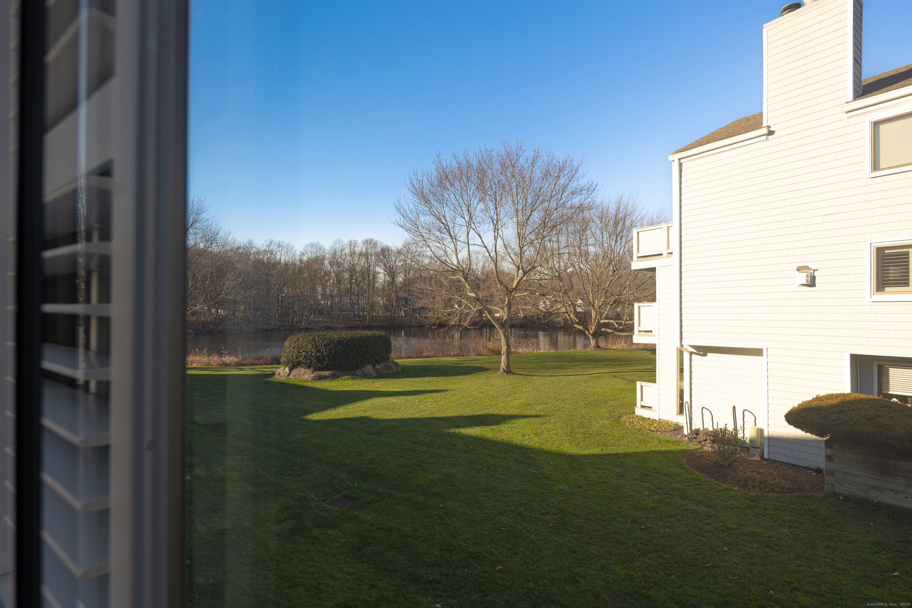 133 Rowayton Woods Drive, Unit 133 Norwalk, CT 06854 - Photo 19 of 40 Lake view year-round