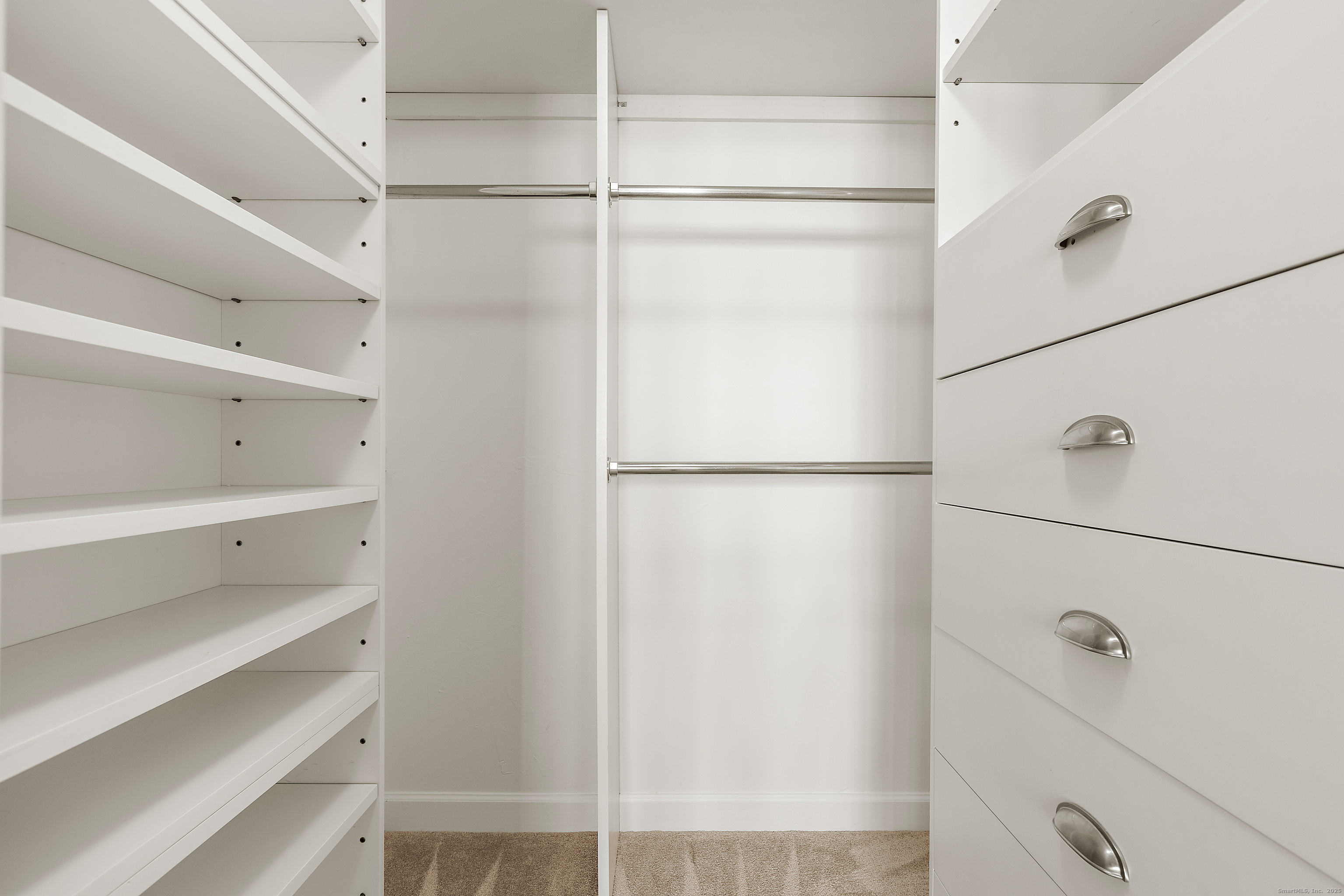 133 Rowayton Woods Drive, Unit 133 Norwalk, CT 06854 - Photo 25 of 40 Walk-in Closet