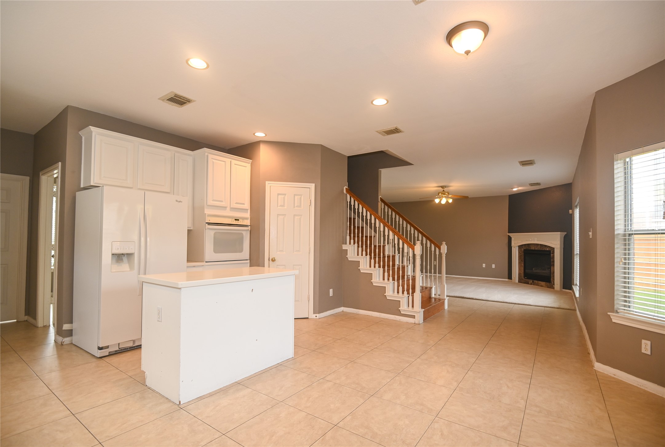 3023 Hidden Mist Court Pearland, TX 77584 - Photo 12 of 24 a view of an entryway with livingroom