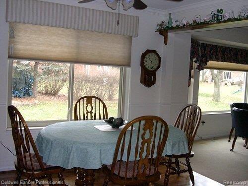 3142 Doral Drive Rochester, MI 48309 - Photo 7 of 22 Breakfast Nook Opens to Family R