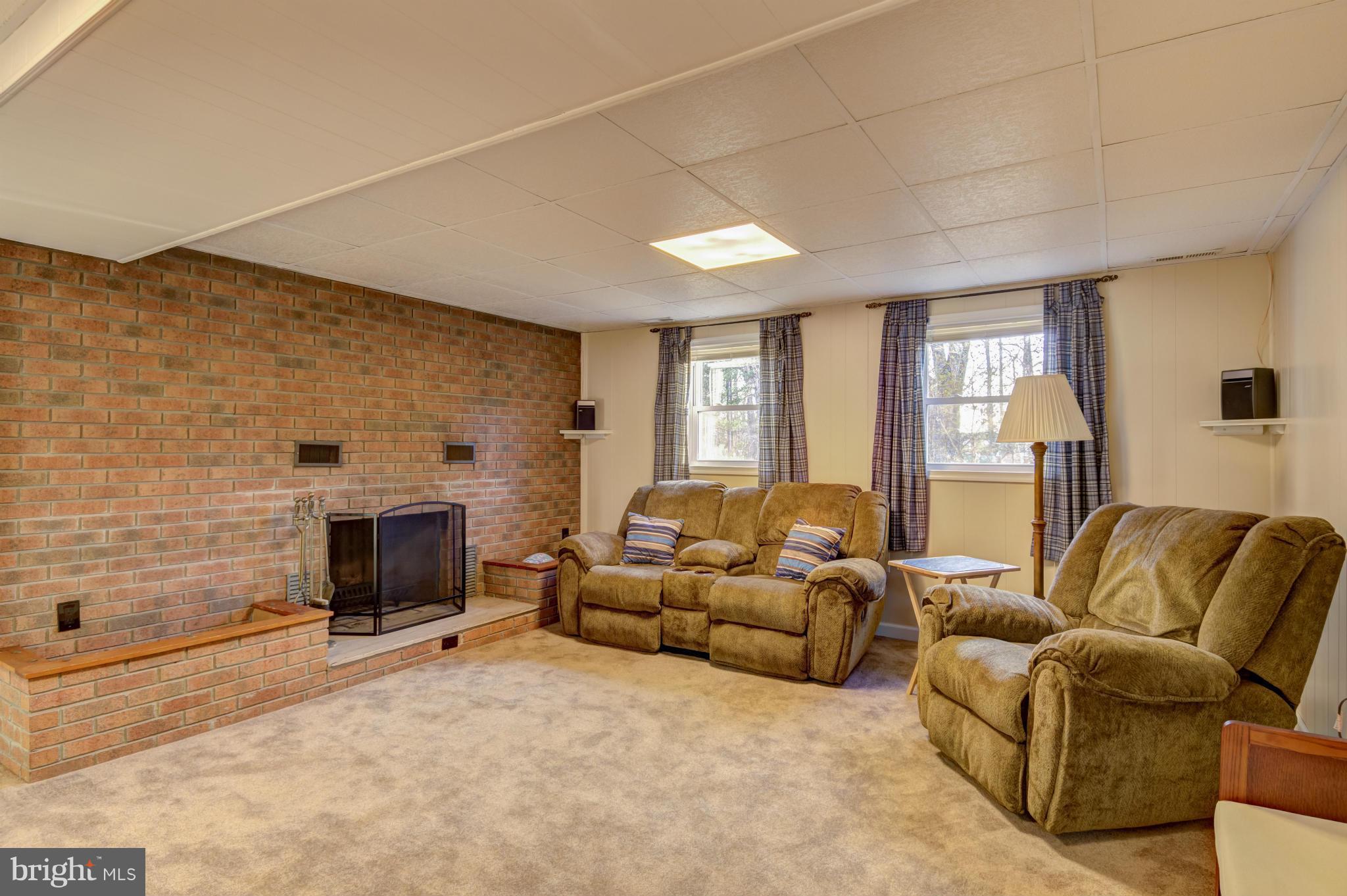 3541 Patuxent Road Huntingtown, MD 20639 - Photo 20 of 30 Family Room