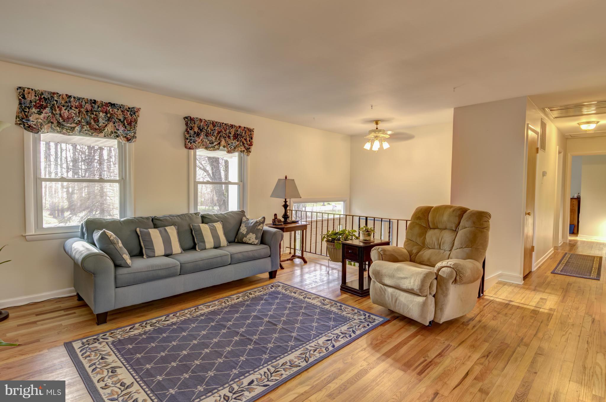 3541 Patuxent Road Huntingtown, MD 20639 - Photo 6 of 30 Living Room