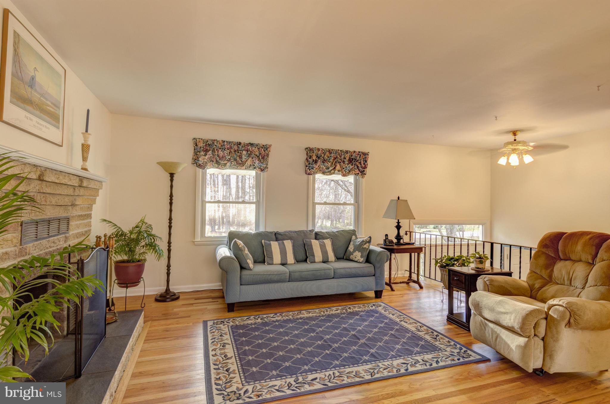 3541 Patuxent Road Huntingtown, MD 20639 - Photo 7 of 30 Living Room