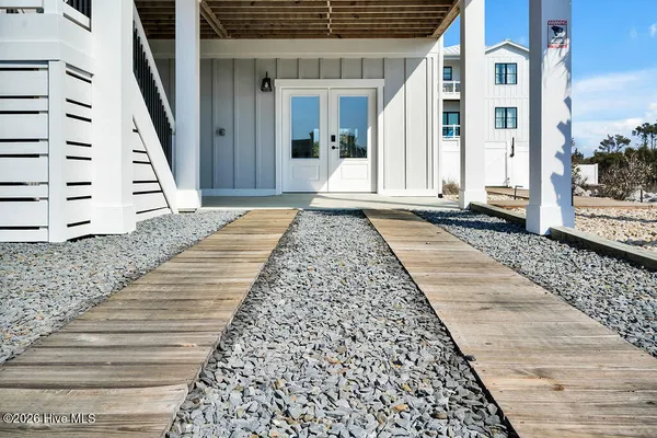 $2,150,000 | 413 East 4th Street, Ocean Isle Beach, NC 28469