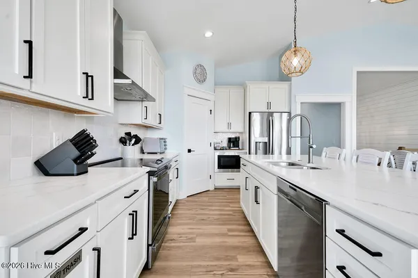 $2,150,000 | 413 East 4th Street, Ocean Isle Beach, NC 28469