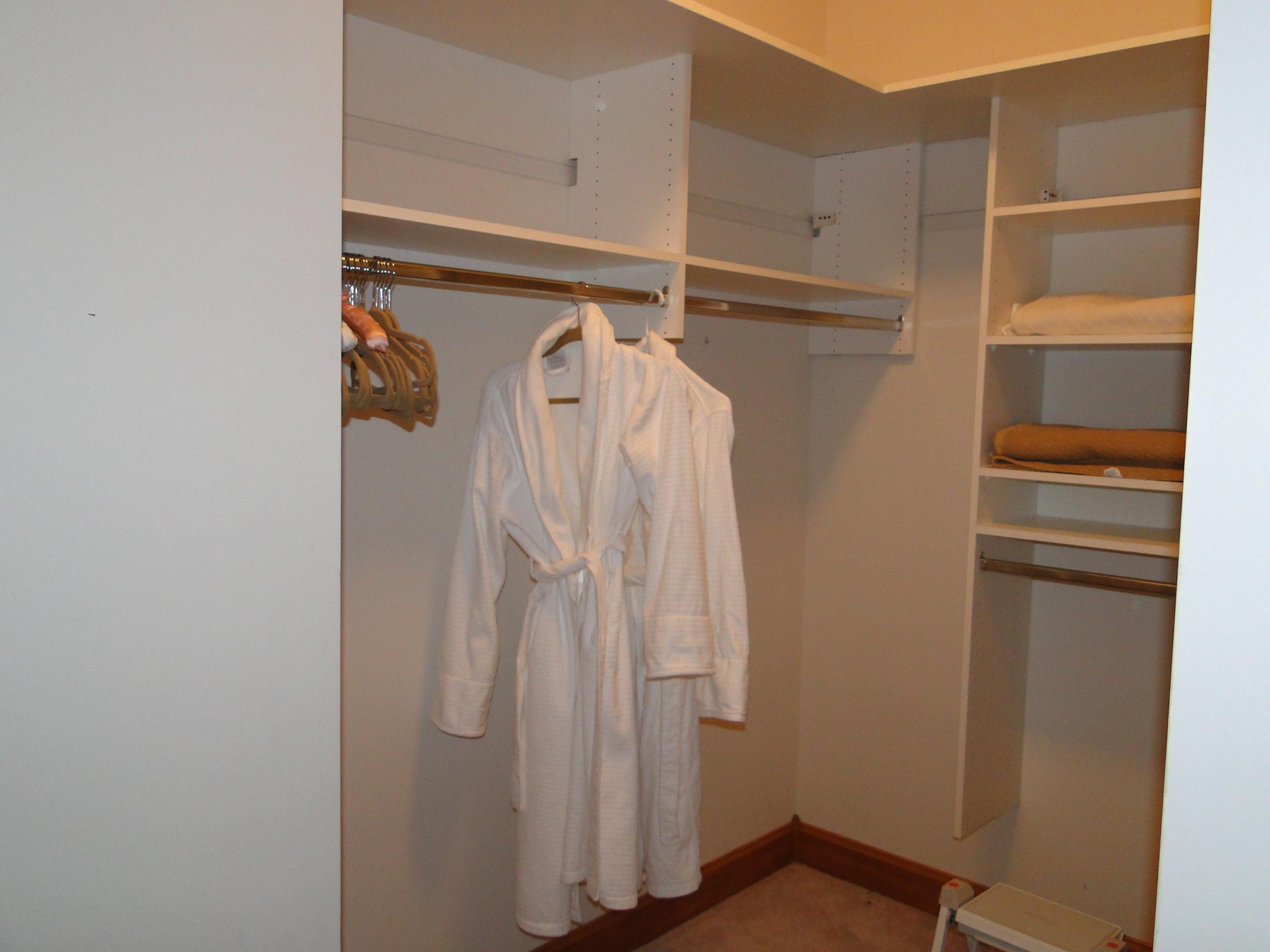 208 Red Oak Road Moneta, VA 24121 - Photo 13 of 88 Master Bath 1
