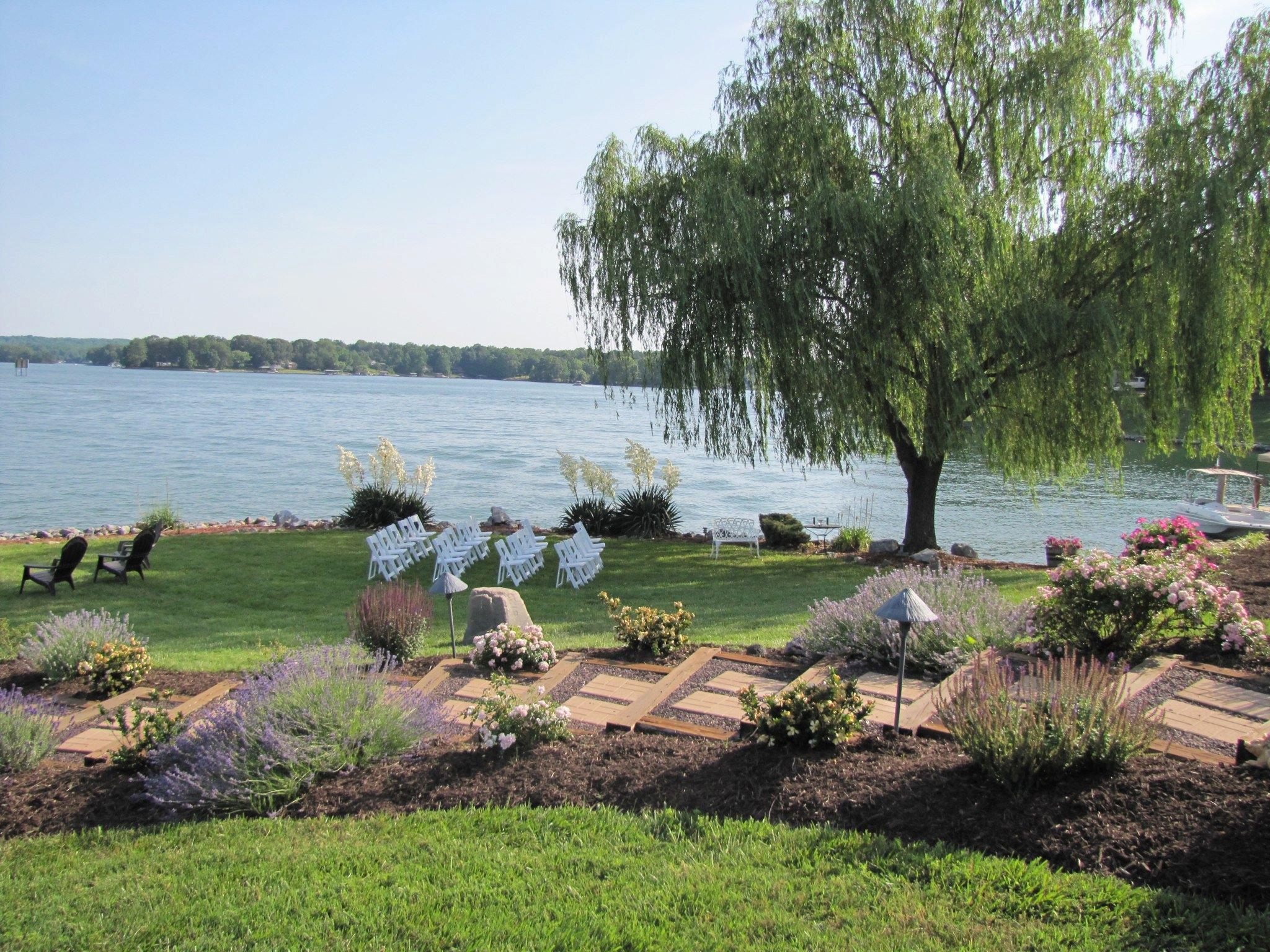 208 Red Oak Road Moneta, VA 24121 - Photo 38 of 88 Landscaping