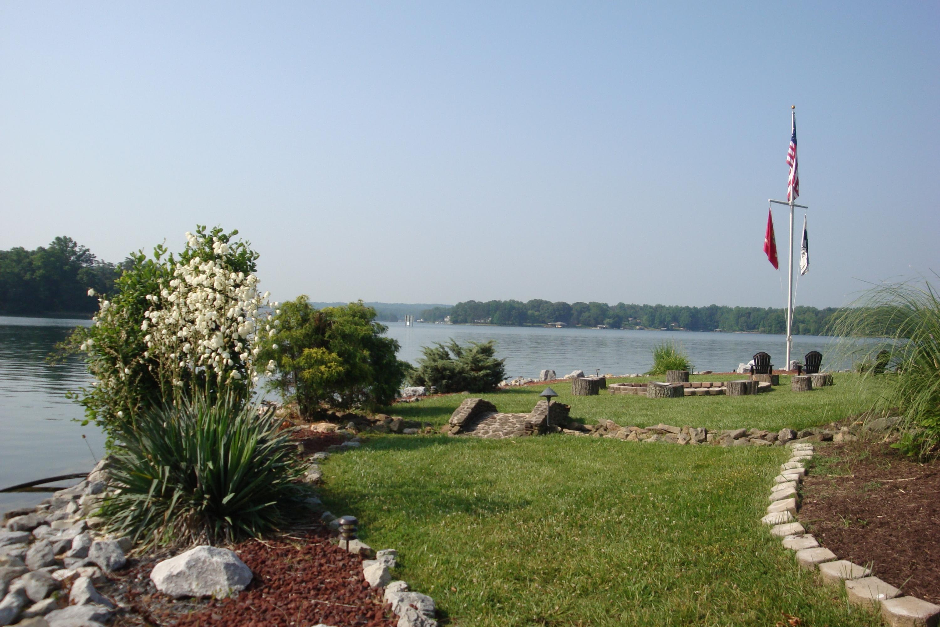 208 Red Oak Road Moneta, VA 24121 - Photo 41 of 88 Landscaping