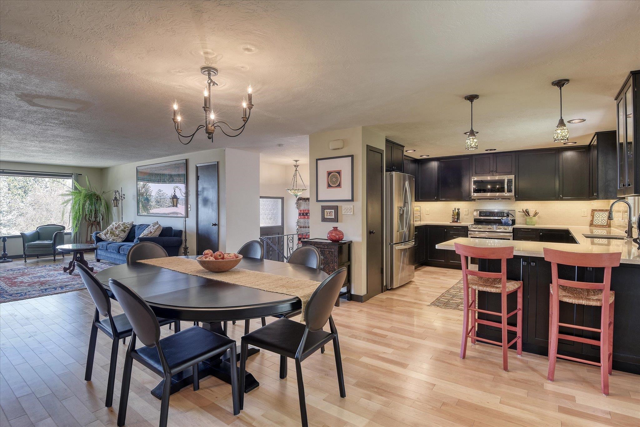 1527 West Toni Rae Drive Spokane, WA 99218 - Photo 2 of 49 Gallery Image 2