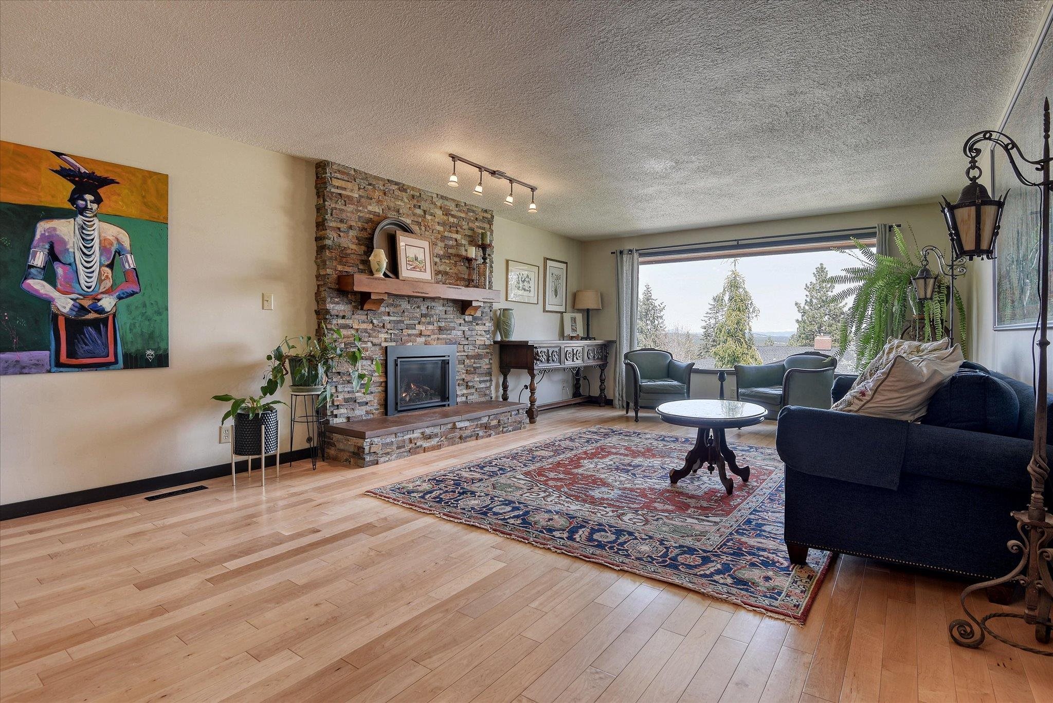1527 West Toni Rae Drive Spokane, WA 99218 - Photo 4 of 49 Gallery Image 4