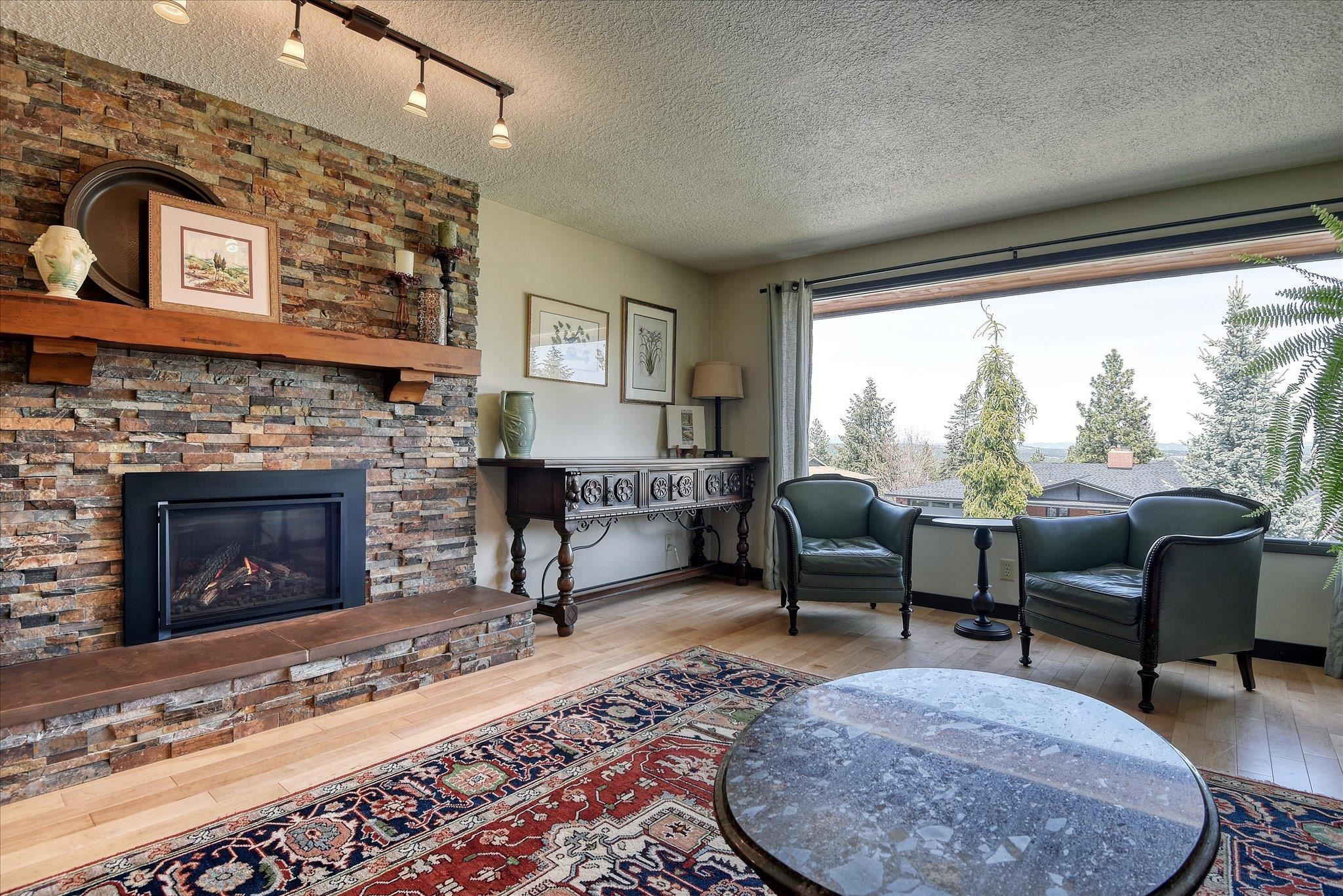 1527 West Toni Rae Drive Spokane, WA 99218 - Photo 6 of 49 Gallery Image 6