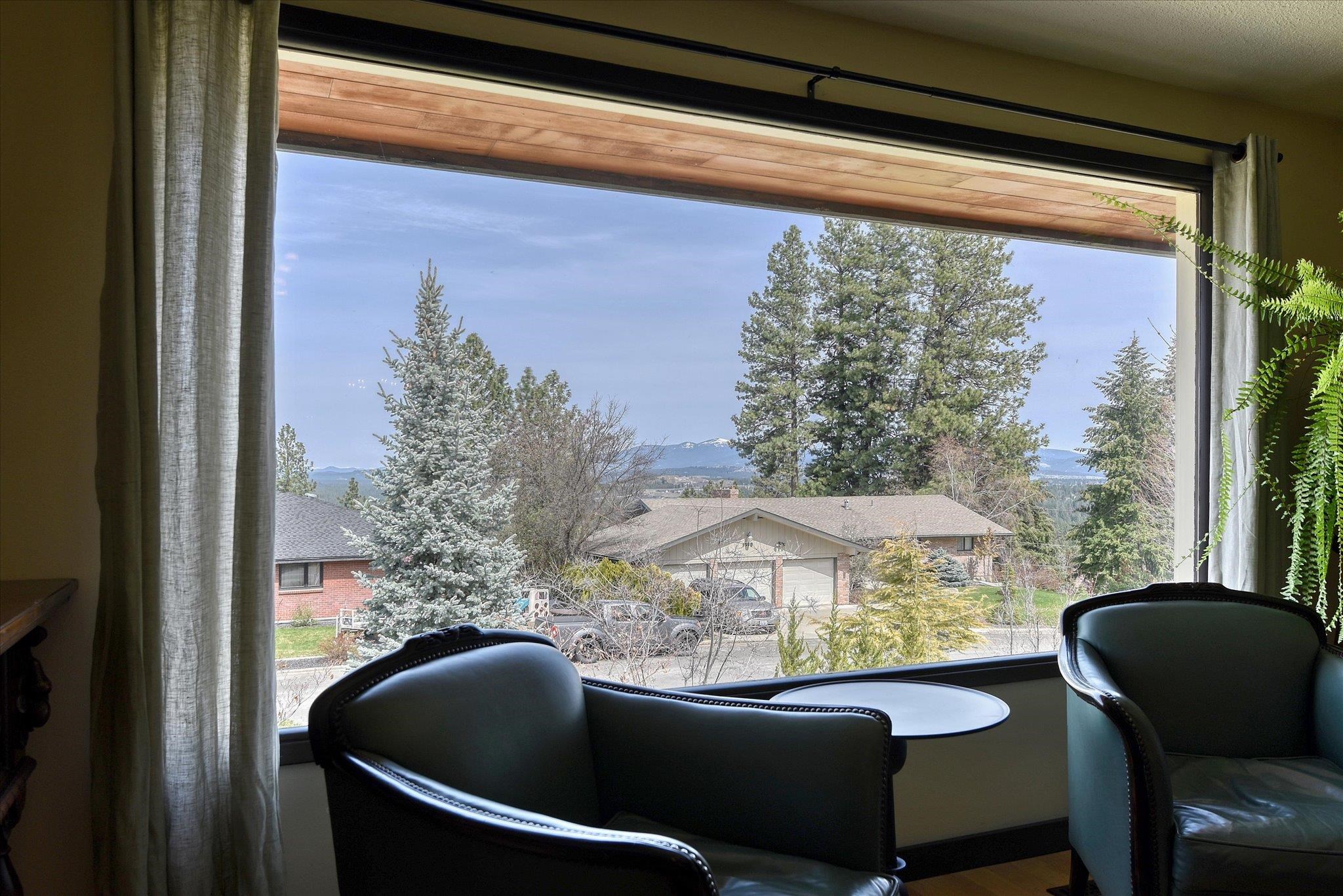 1527 West Toni Rae Drive Spokane, WA 99218 - Photo 7 of 49 Gallery Image 7