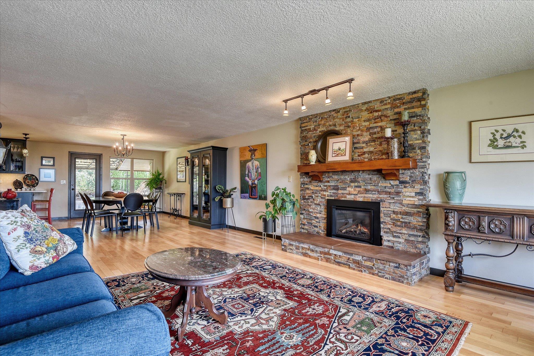 1527 West Toni Rae Drive Spokane, WA 99218 - Photo 8 of 49 Gallery Image 8