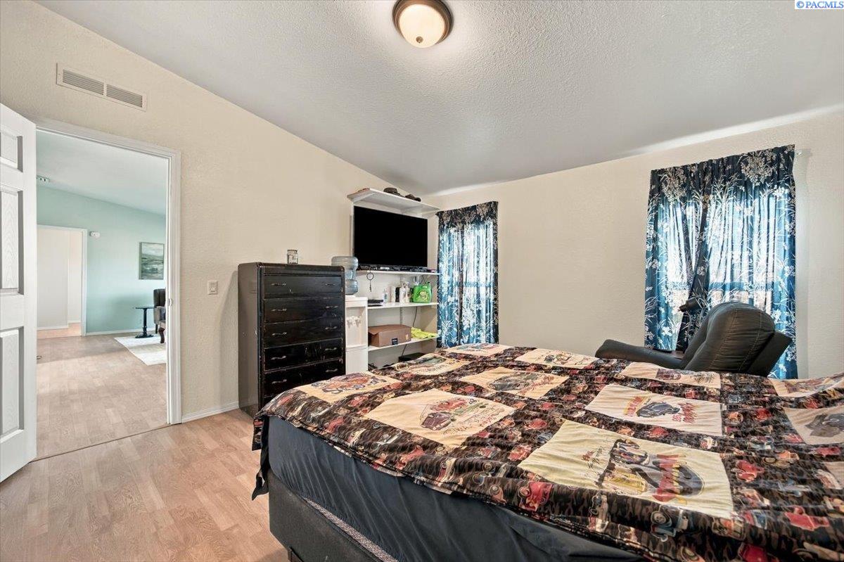 165 Hanson Loop Burbank, WA 99323 - Photo 16 of 42 Gallery Image 16