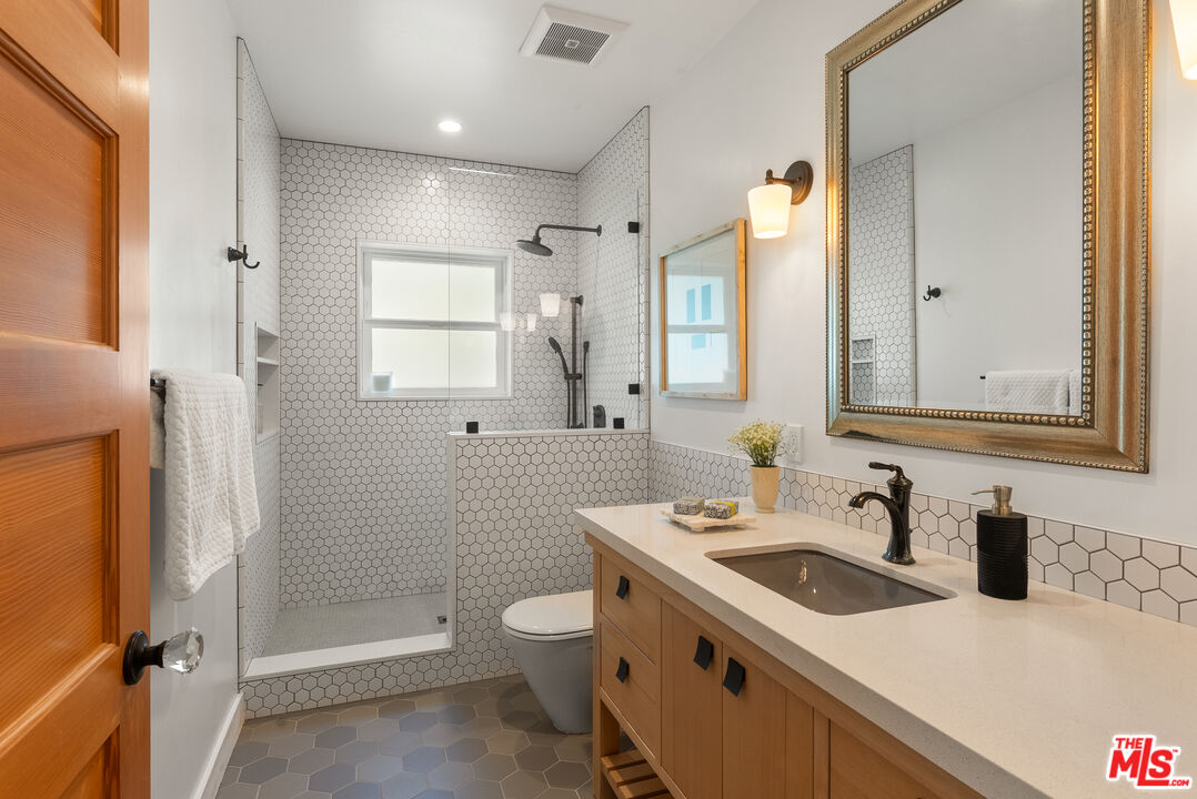 606 Thrift Road Malibu, CA 90265 - Photo 18 of 25