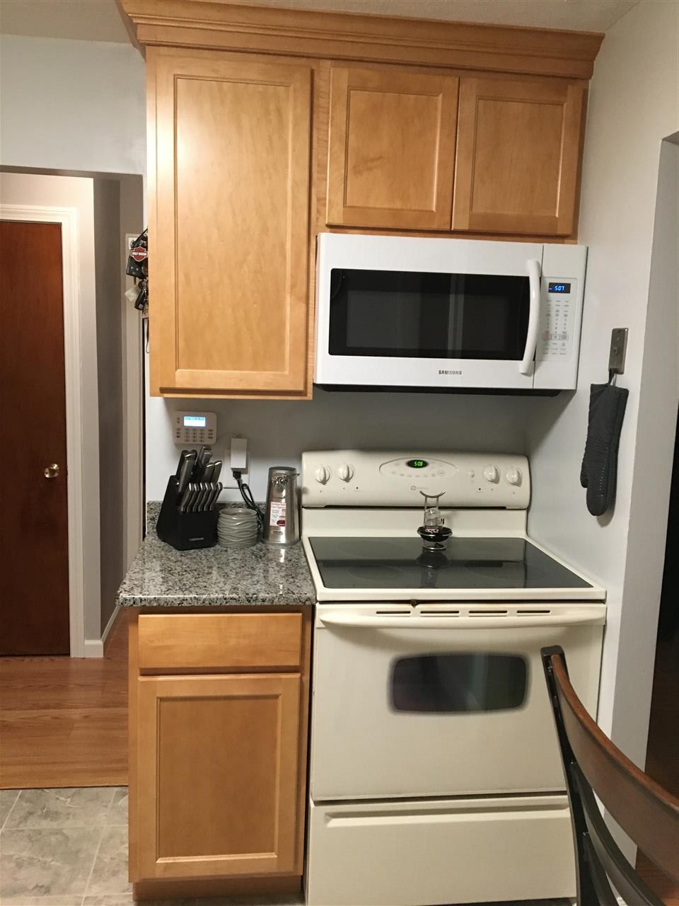 12 Strawberry Bank Road, Unit 6 Nashua, NH 03062 - Photo 9 of 13