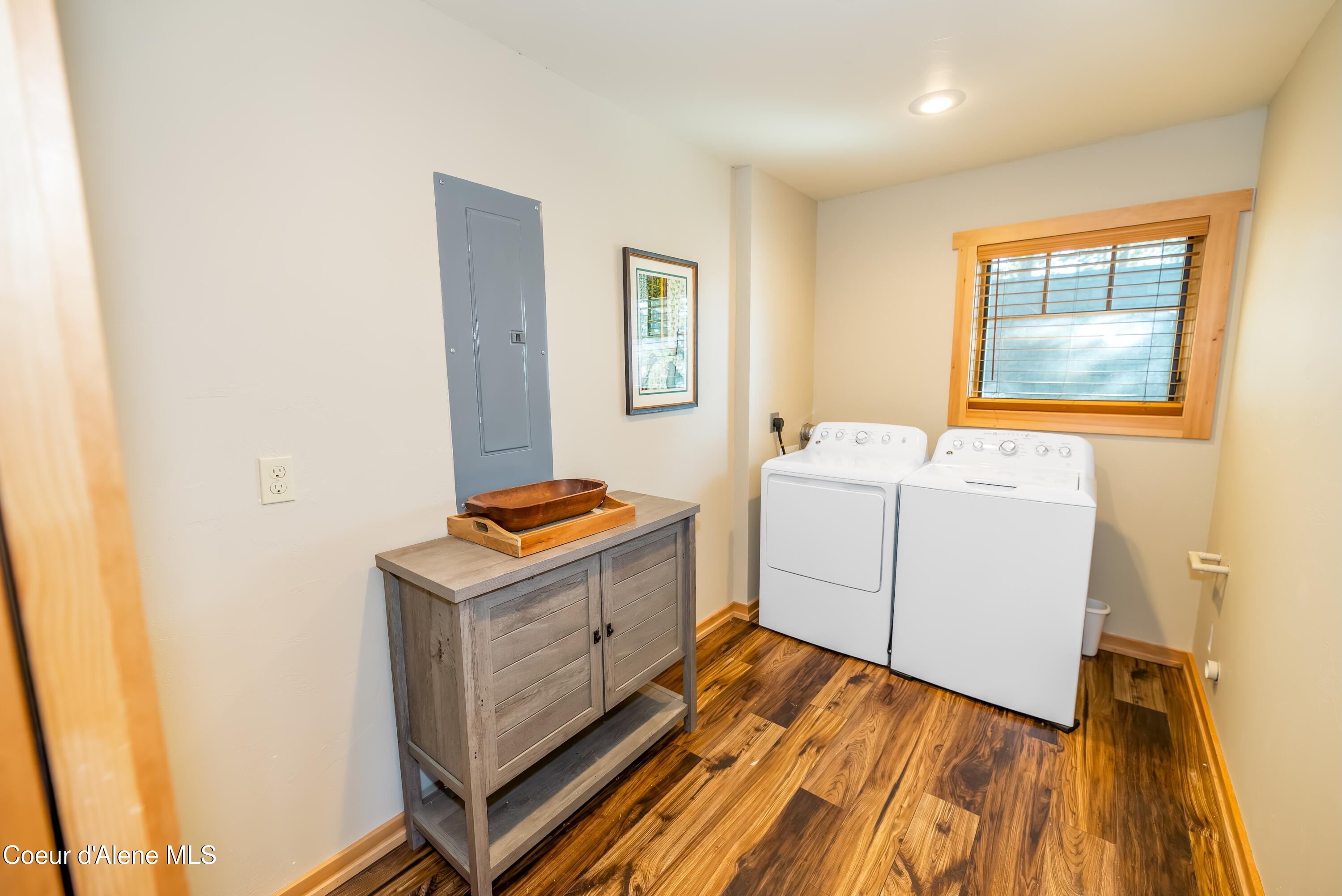 308 Powerline Road Coolin, ID 83821 - Photo 28 of 40 Laundry Room