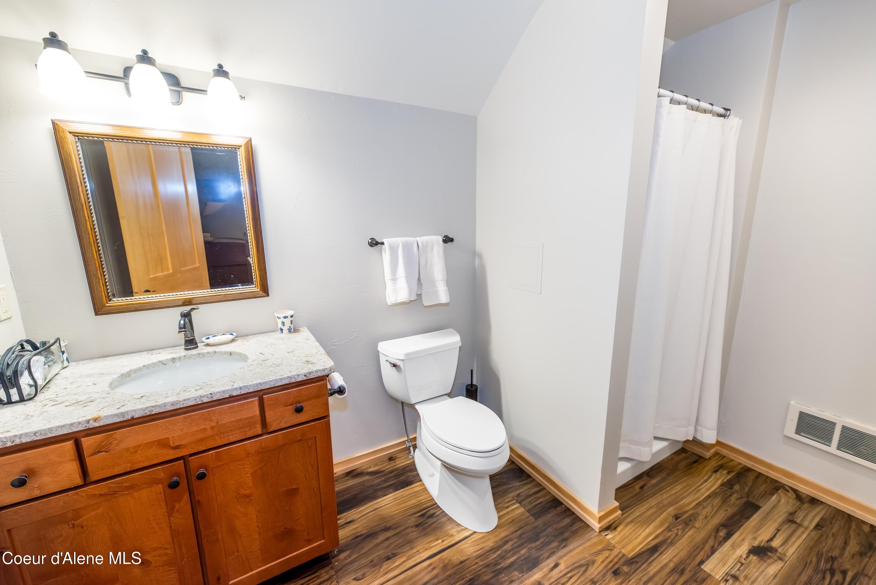 308 Powerline Road Coolin, ID 83821 - Photo 34 of 40 Upstairs Bathroom