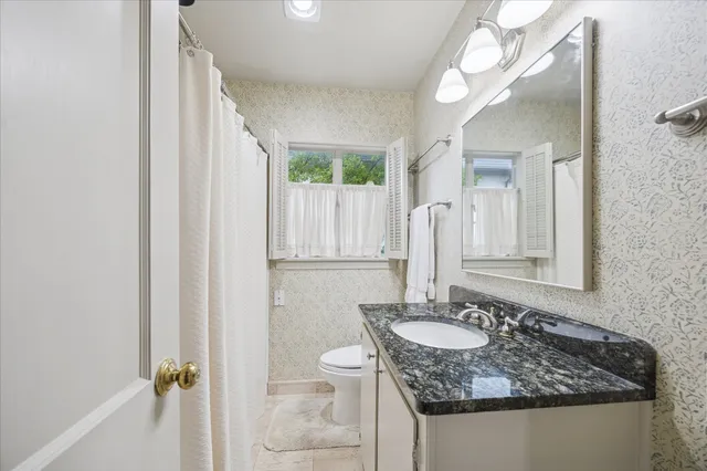 $750,000 | 914 South Shepherd Drive, Houston, TX 77019