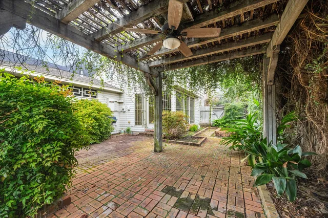 $750,000 | 914 South Shepherd Drive, Houston, TX 77019