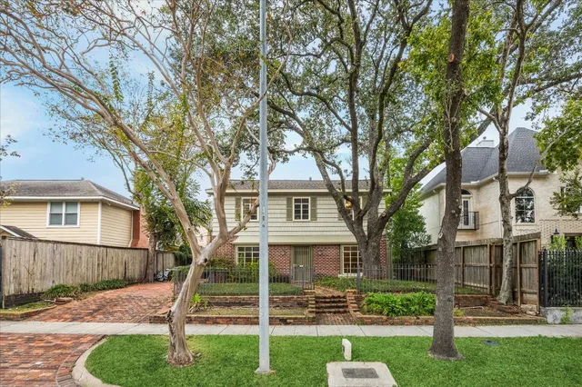 $750,000 | 914 South Shepherd Drive, Houston, TX 77019