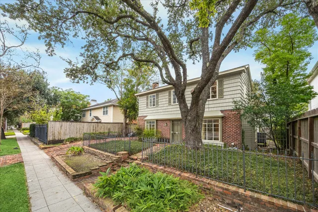 $750,000 | 914 South Shepherd Drive, Houston, TX 77019