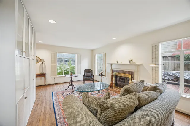 $750,000 | 914 South Shepherd Drive, Houston, TX 77019