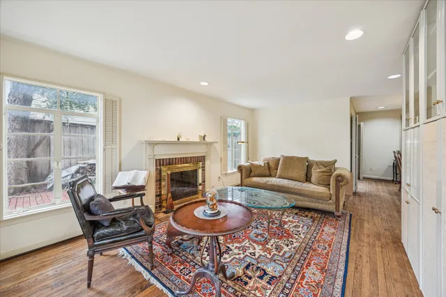 $750,000 | 914 South Shepherd Drive, Houston, TX 77019