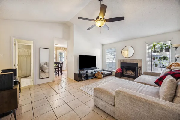 $1,350 | Undisclosed Address, Austin, TX 78748