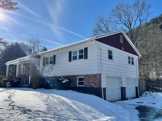 $3,300 | 3160 Highway 44, Gardiner, NY 12525